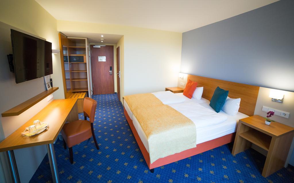 Berghotel Tambach Ngoại thất bức ảnh